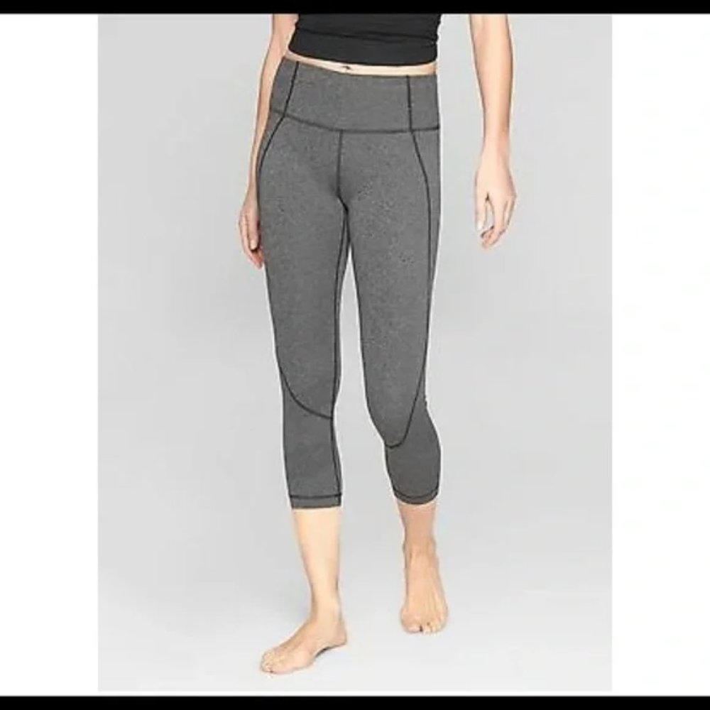 Athleta Salutation Grey Black Cropped Active Yoga Gym Outdoors Leggings Size S